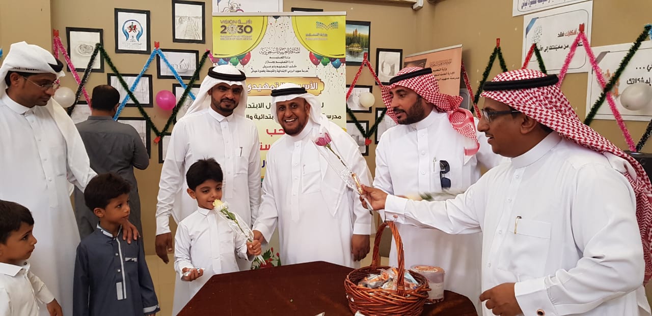 بالورود والحلوى.. مدرسة صهيب الرومي تحتفي بطلاب الأول الابتدائي